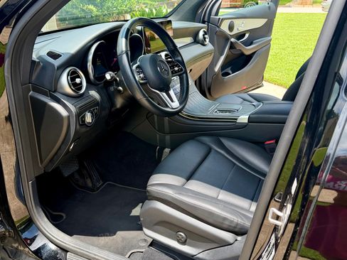 Used 2021 Mercedes-Benz GLC 300 image 8
