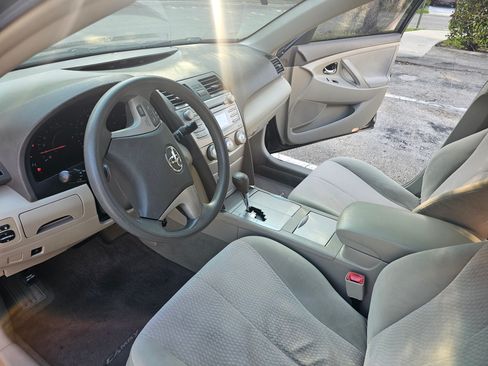 Used 2011 Toyota Camry LE image 14