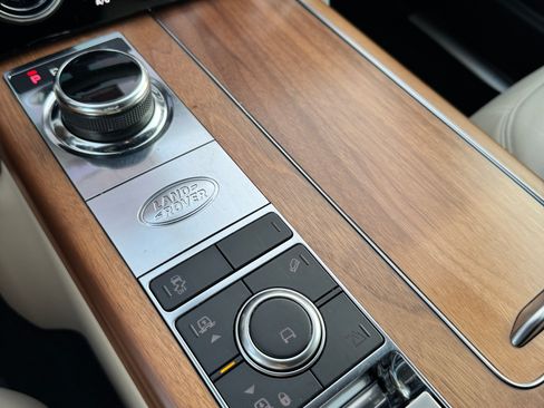 Used 2018 Land Rover Range Rover Long Wheelbase Supercharged image 10