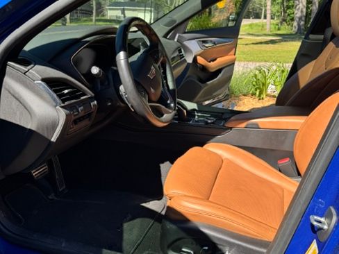 Used 2023 Cadillac CT5 V w/ Platinum Package AWD/4WD image 5