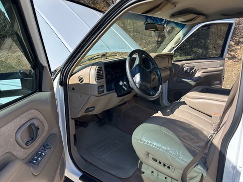 Used 1998 Chevrolet Silverado 1500 4x4 Regular Cab w/ Preferred Equipment Group 2 image 18