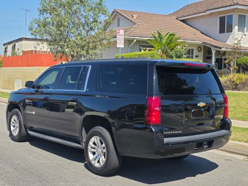 Used 2019 Chevrolet Suburban LT image 9