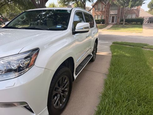 Used 2018 Lexus GX 460 Premium AWD/4WD image 4