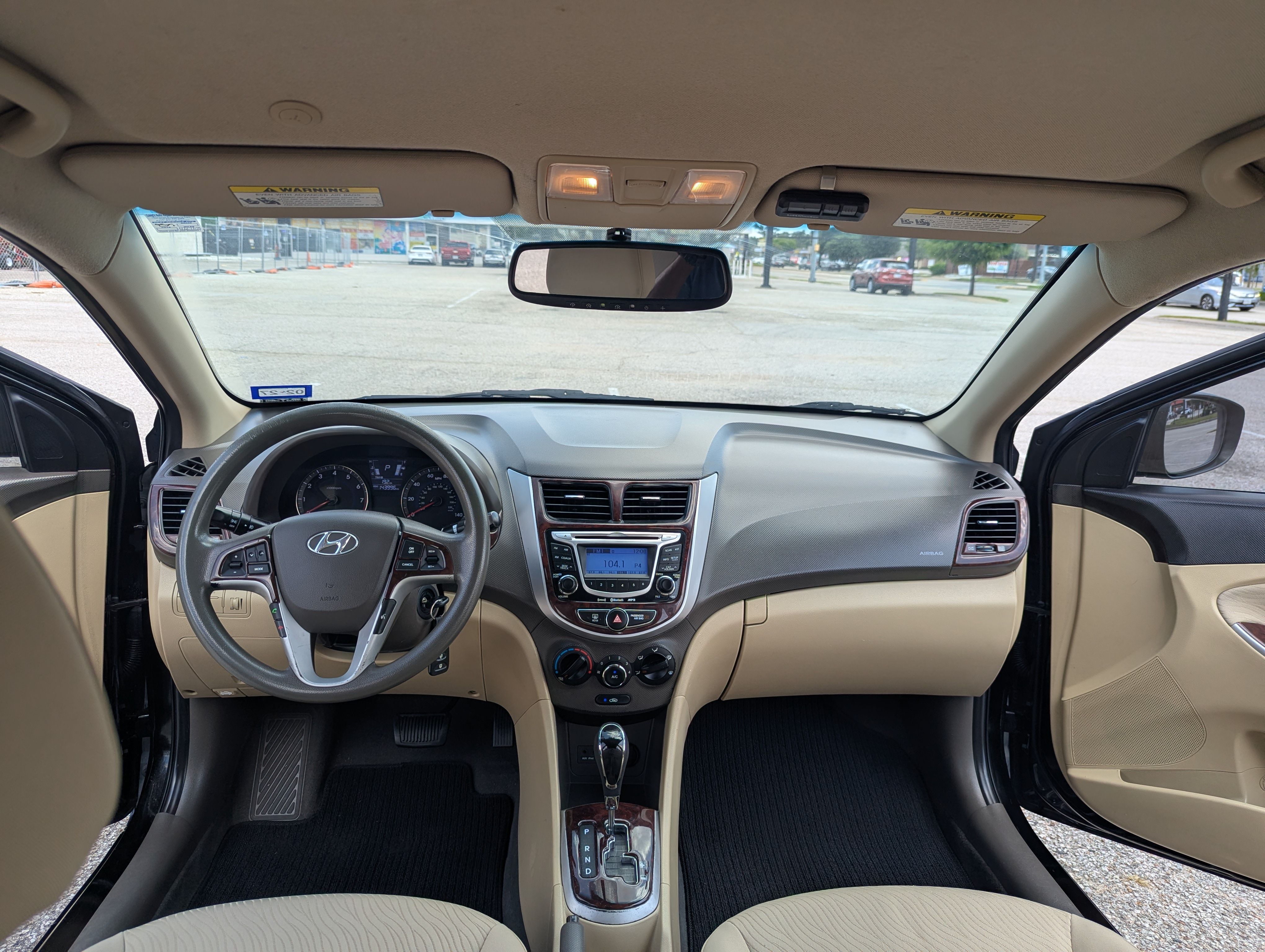 Used 2013 Hyundai Accent GLS w/ Premium Pkg FWD image 4