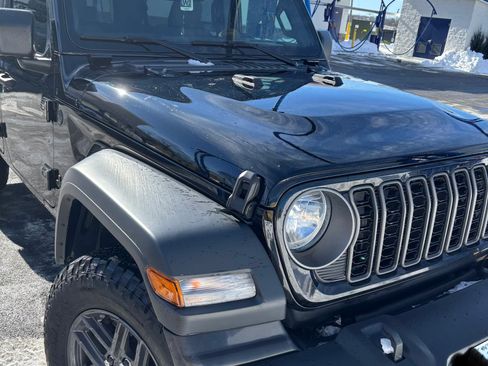 Used 2025 Jeep Wrangler Unlimited Sport image 6
