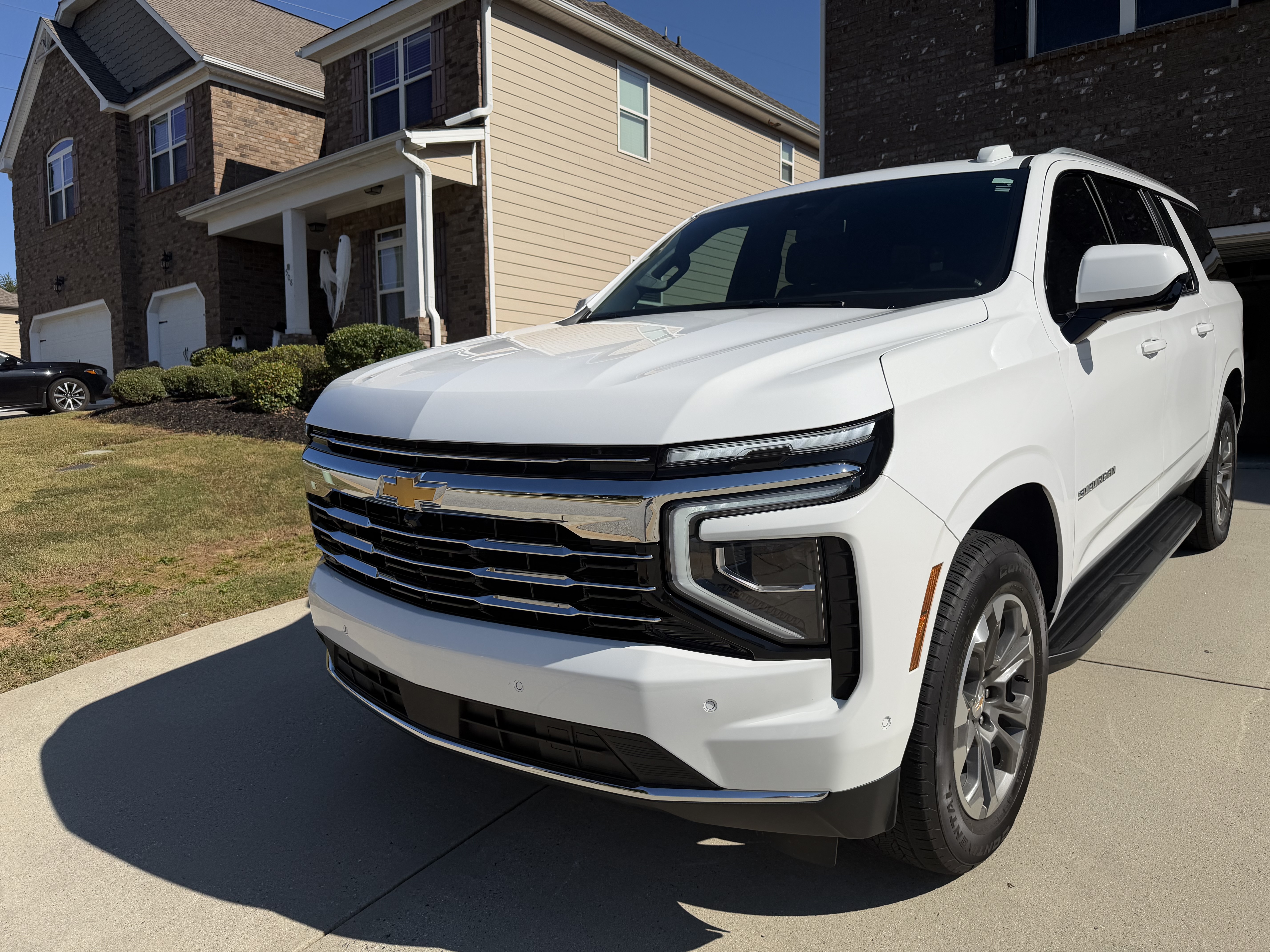 Used 2025 Chevrolet Suburban LT AWD/4WD image 10