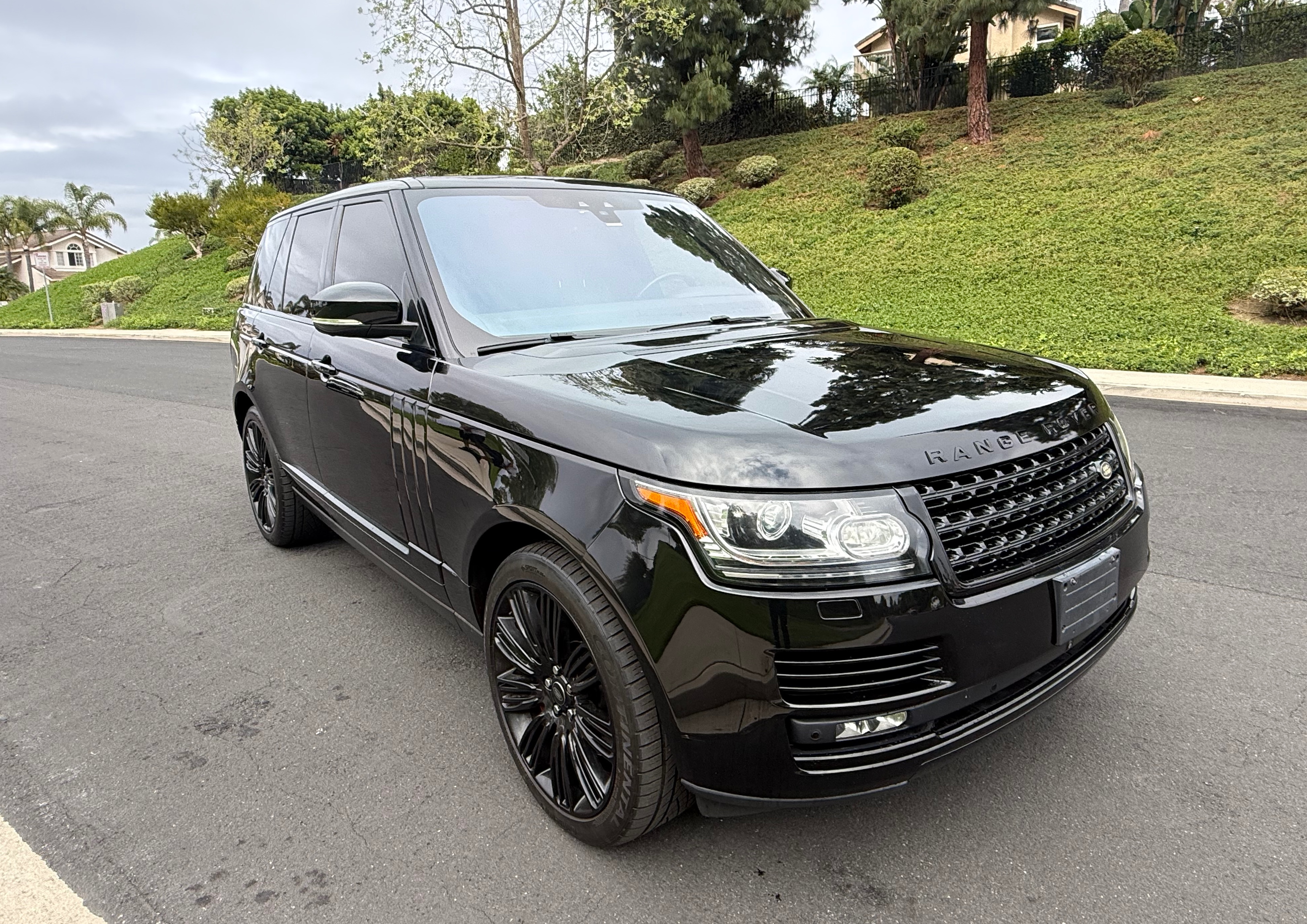 Used 2017 Land Rover Range Rover Supercharged AWD/4WD image 1