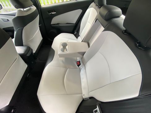 Used 2016 Toyota Prius Four FWD image 9
