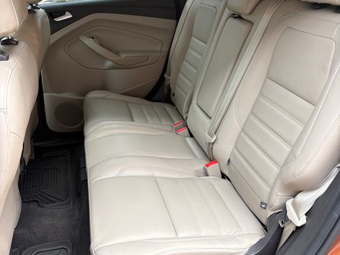 Used 2017 Ford Escape Titanium image 10