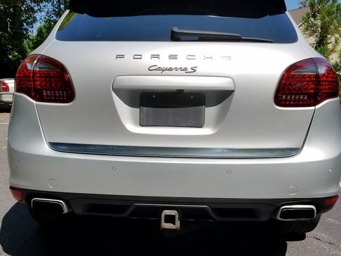 Used 2011 Porsche Cayenne S AWD/4WD image 22