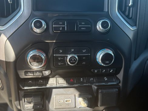 Used 2019 GMC Sierra 1500 Denali w/ Driver Alert Package II image 11