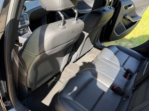 Used 2016 Mercedes-Benz GLA 250 image 12