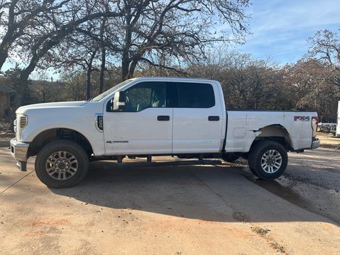 Used 2019 Ford F250 XLT w/ XLT Value Package image 7