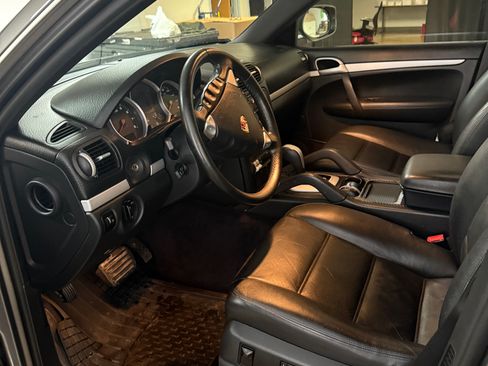 Used 2010 Porsche Cayenne image 6