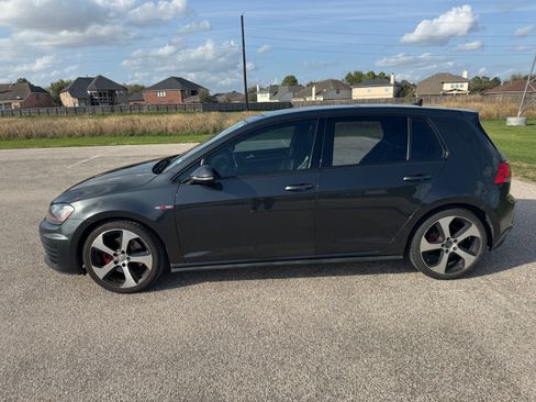 Used 2016 Volkswagen GTI SE w/ Lighting Package (SEL) FWD image 9