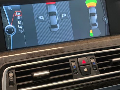 Used 2012 BMW 750Li RWD image 11