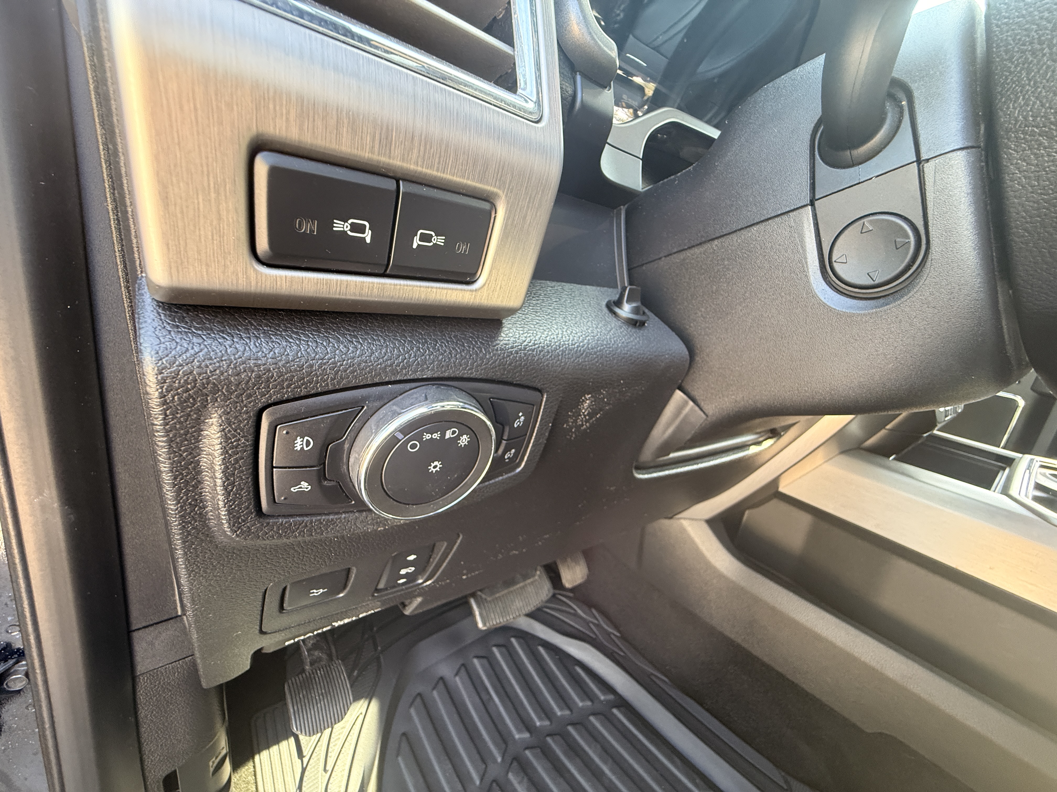 Used 2017 Ford F250 Platinum AWD/4WD image 19