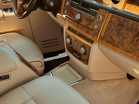 Used 2007 Rolls-Royce Phantom Sedan image 9