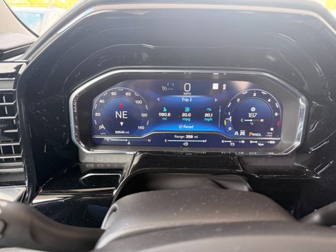 Used 2022 Chevrolet Silverado 1500 RST AWD/4WD image 9