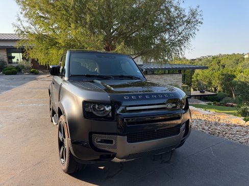 Used 2023 Land Rover Defender 90 V8 image 6