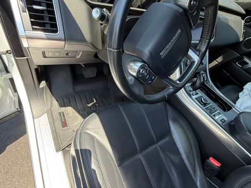 Used 2017 Land Rover Range Rover Sport HSE image 11