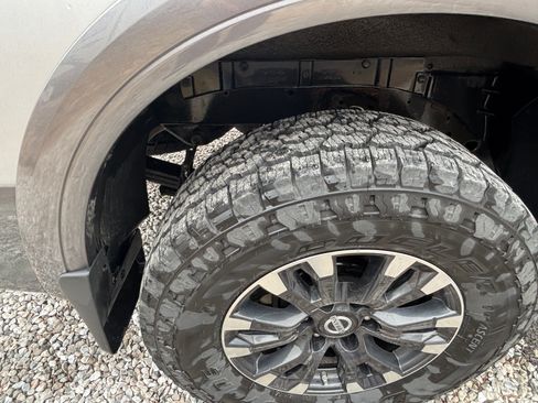 Used 2019 Nissan Titan PRO-4X w/ Pro-4x Convenience Package image 8