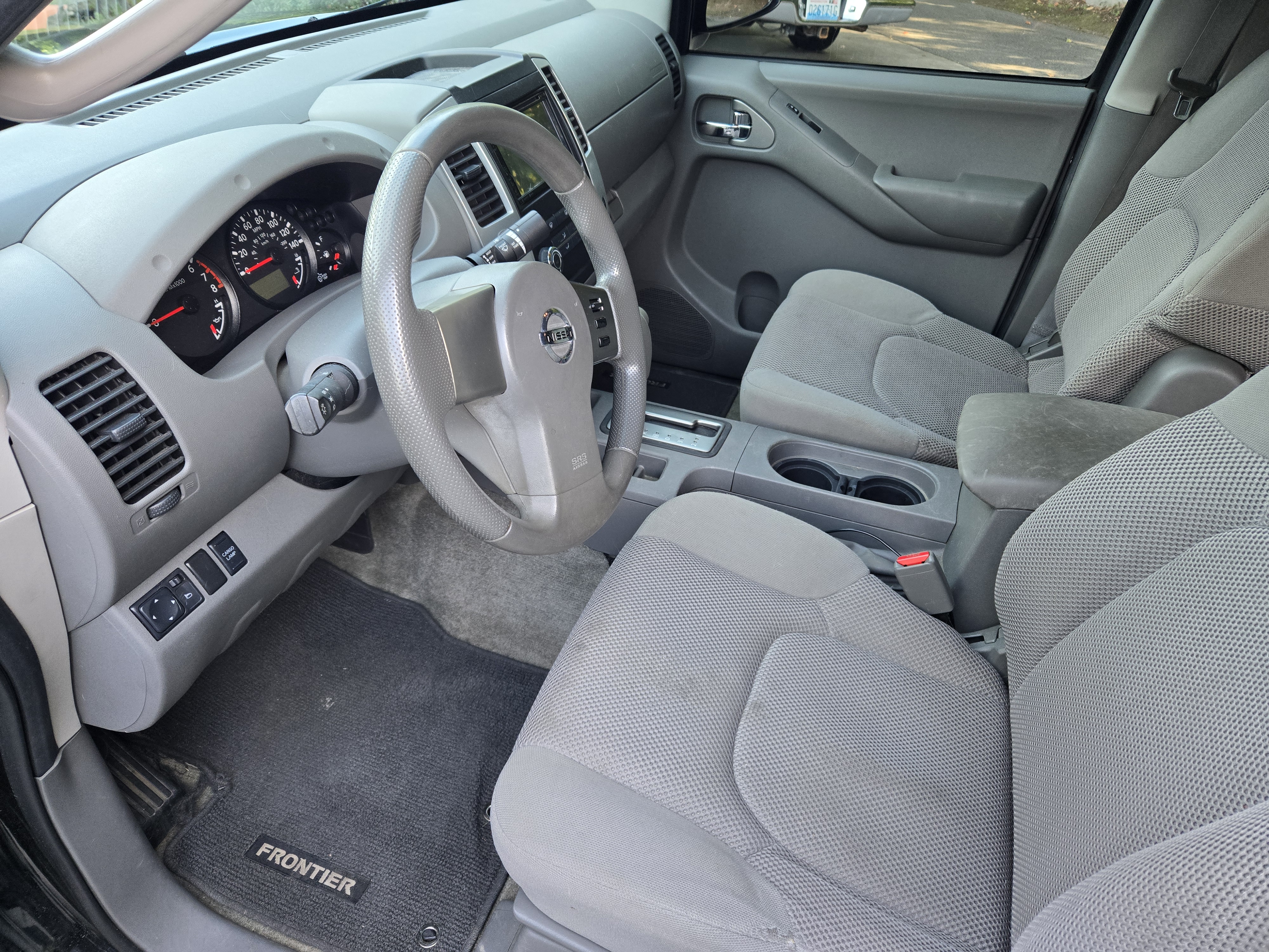 Used 2011 Nissan Frontier SV RWD image 6