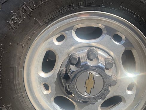 Used 2004 Chevrolet Avalanche 2500 w/ Preferred Equipment Group AWD/4WD image 11