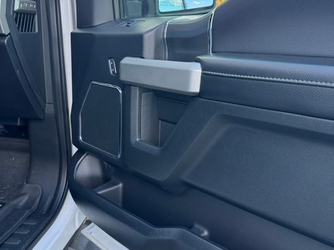 Used 2015 Ford F150 Lariat image 17