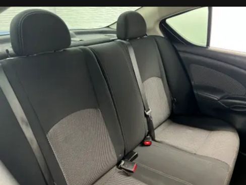 Used 2016 Nissan Versa SV FWD image 11