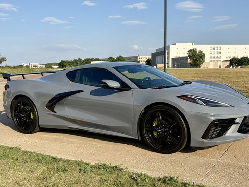 Used 2024 Chevrolet Corvette Stingray Preferred Cpe w/ 2LT RWD image 4