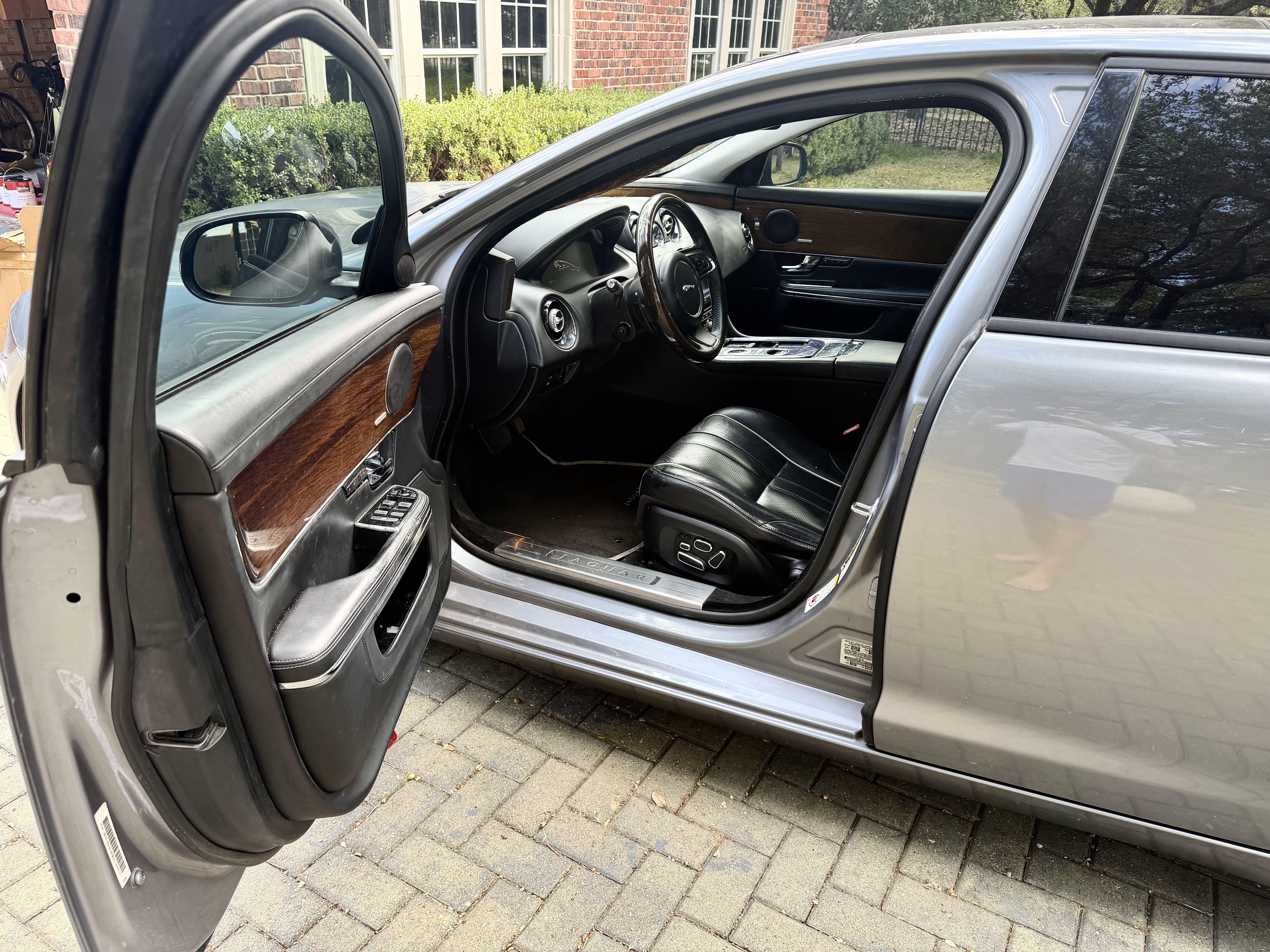 Used 2011 Jaguar XJ L Supercharged RWD image 14