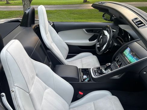 Used 2020 Jaguar F-TYPE Convertible RWD image 6