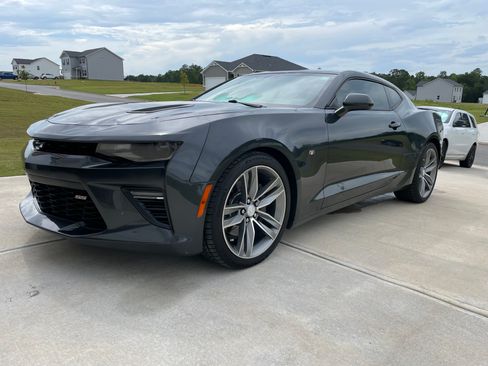 Used 2016 Chevrolet Camaro SS RWD image 2
