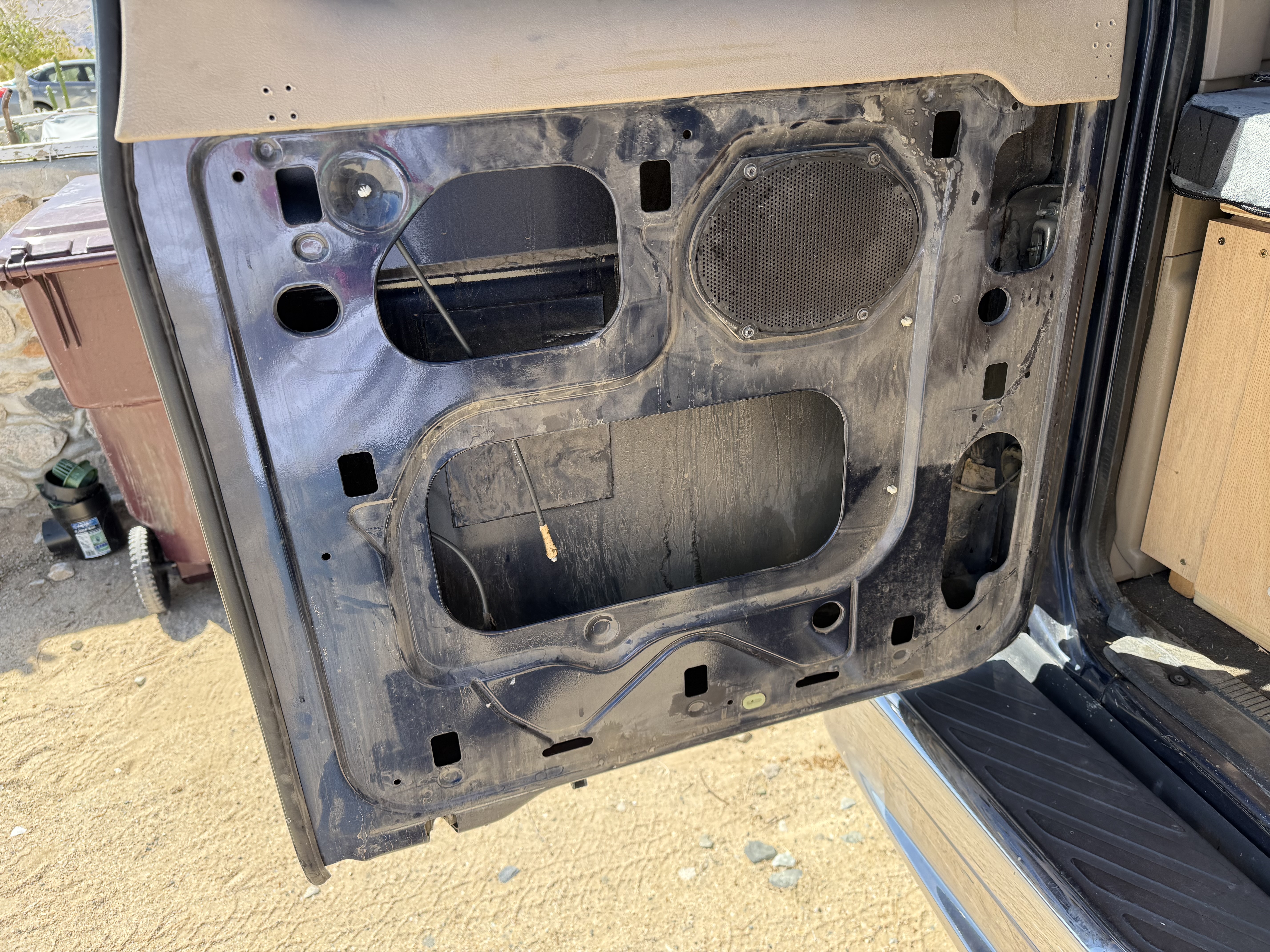 Used 2002 Ford E-350 and Econoline 350 Wagon RWD image 8