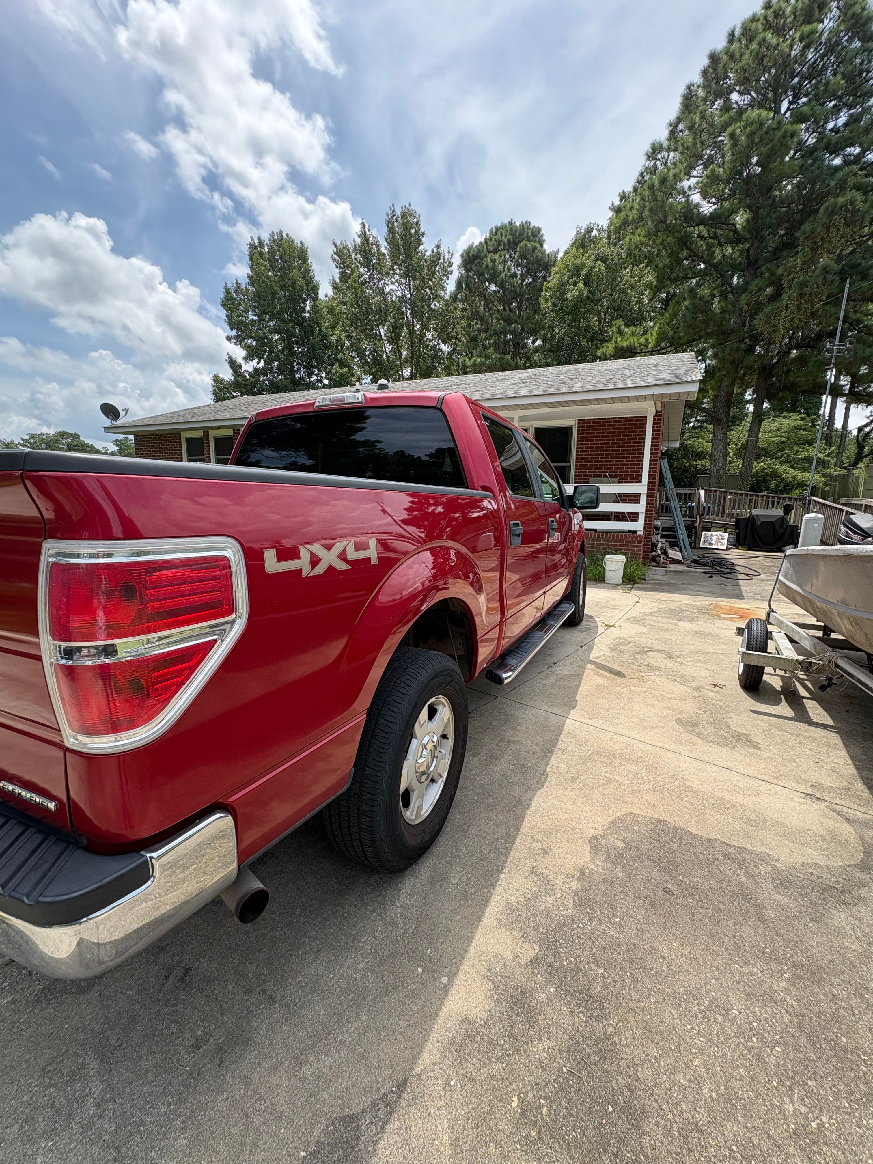 Used 2011 Ford F150 XLT AWD/4WD image 4