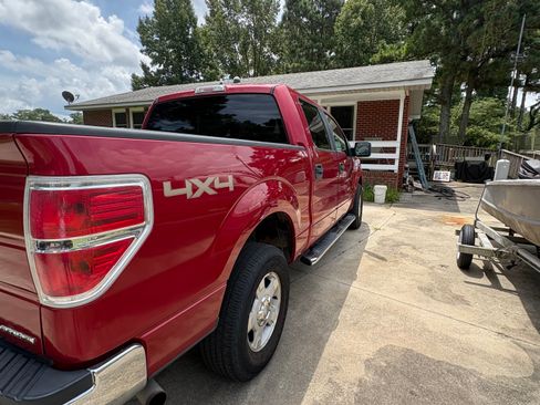 Used 2011 Ford F150 XLT AWD/4WD image 4