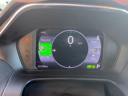 Used 2023 Chevrolet Bolt EUV LT w/ Convenience Package image 8