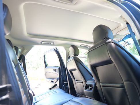 Used 2016 Ford Edge SEL w/ Equipment Group 201A AWD/4WD image 17