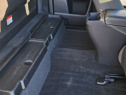 Used 2017 Toyota Tacoma 2WD Access Cab image 19