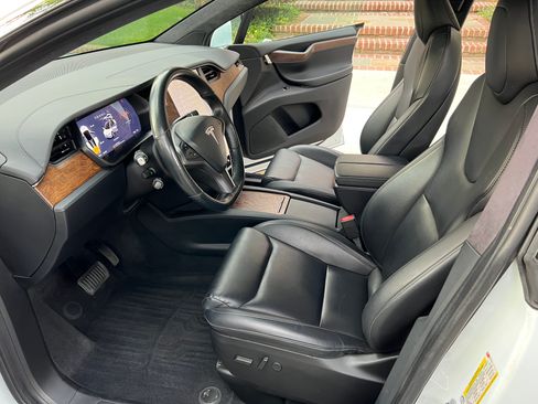 Used 2020 Tesla Model X Long Range image 12
