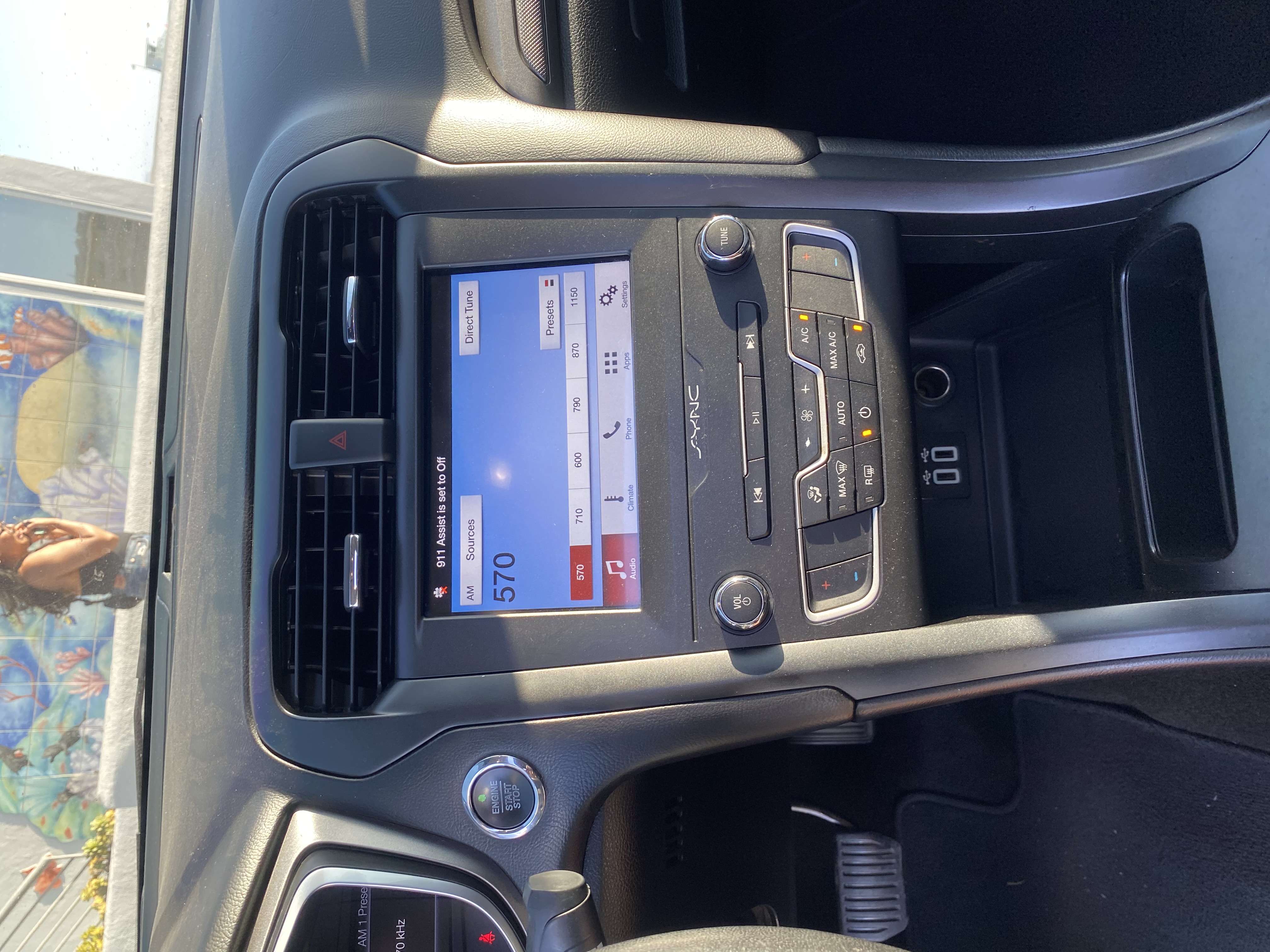Used 2019 Ford Fusion SE w/ Equipment Group 151A FWD image 11