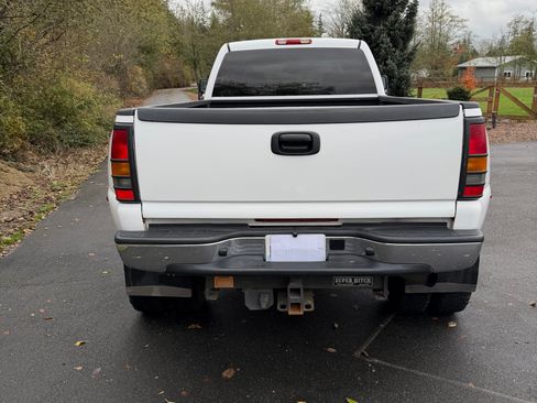Used 2006 Chevrolet Silverado 3500 LT w/ Heavy-Duty Power Package image 5