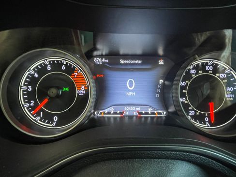 Used 2020 Jeep Cherokee Trailhawk w/ Cold Weather Group AWD/4WD image 7