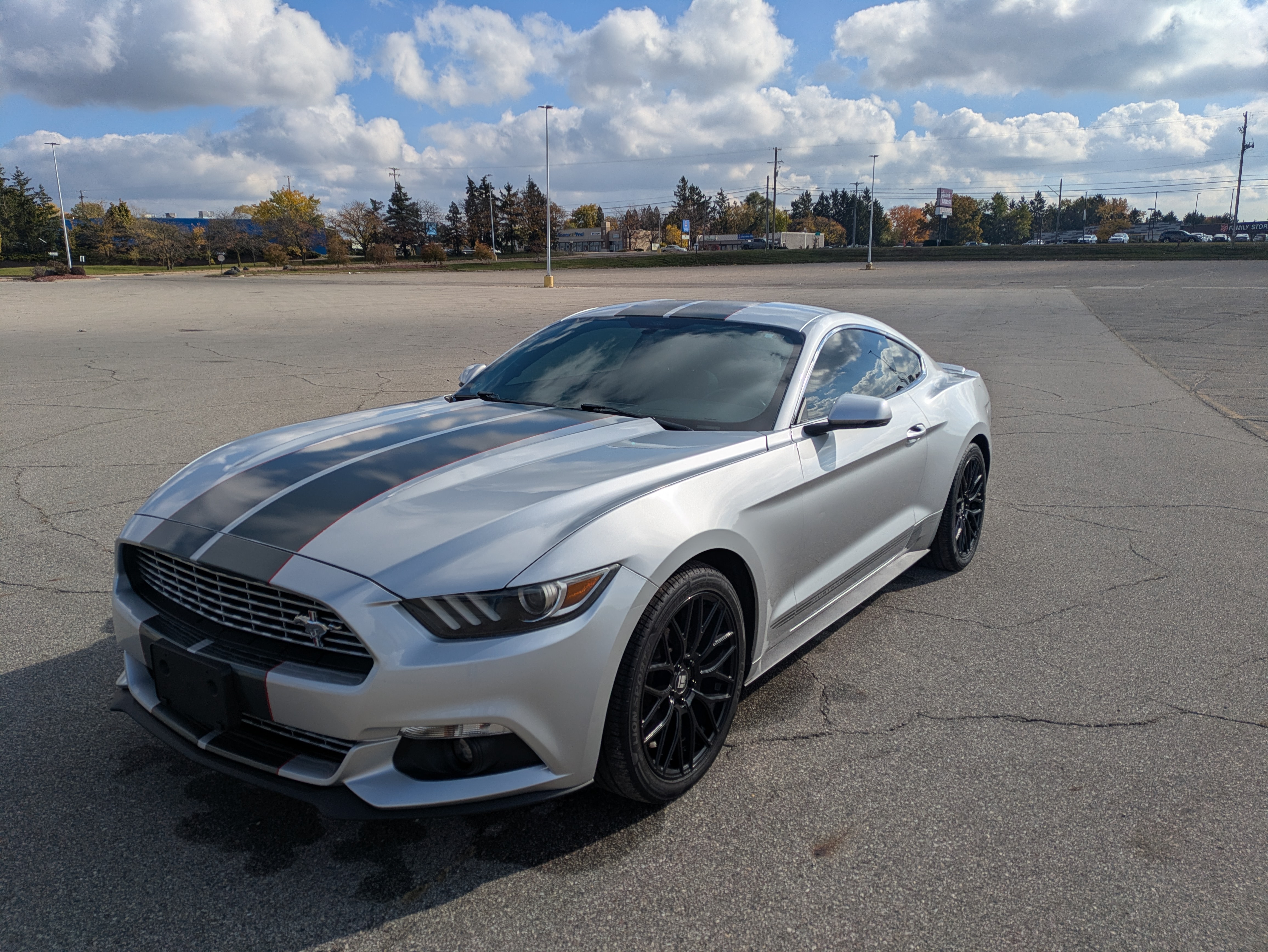 Used 2016 Ford Mustang Premium w/ Equipment Group 201A RWD image 2