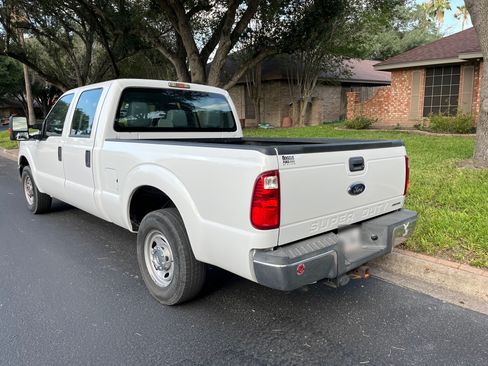Used 2015 Ford F250 XL w/ Power Equipment Group image 5