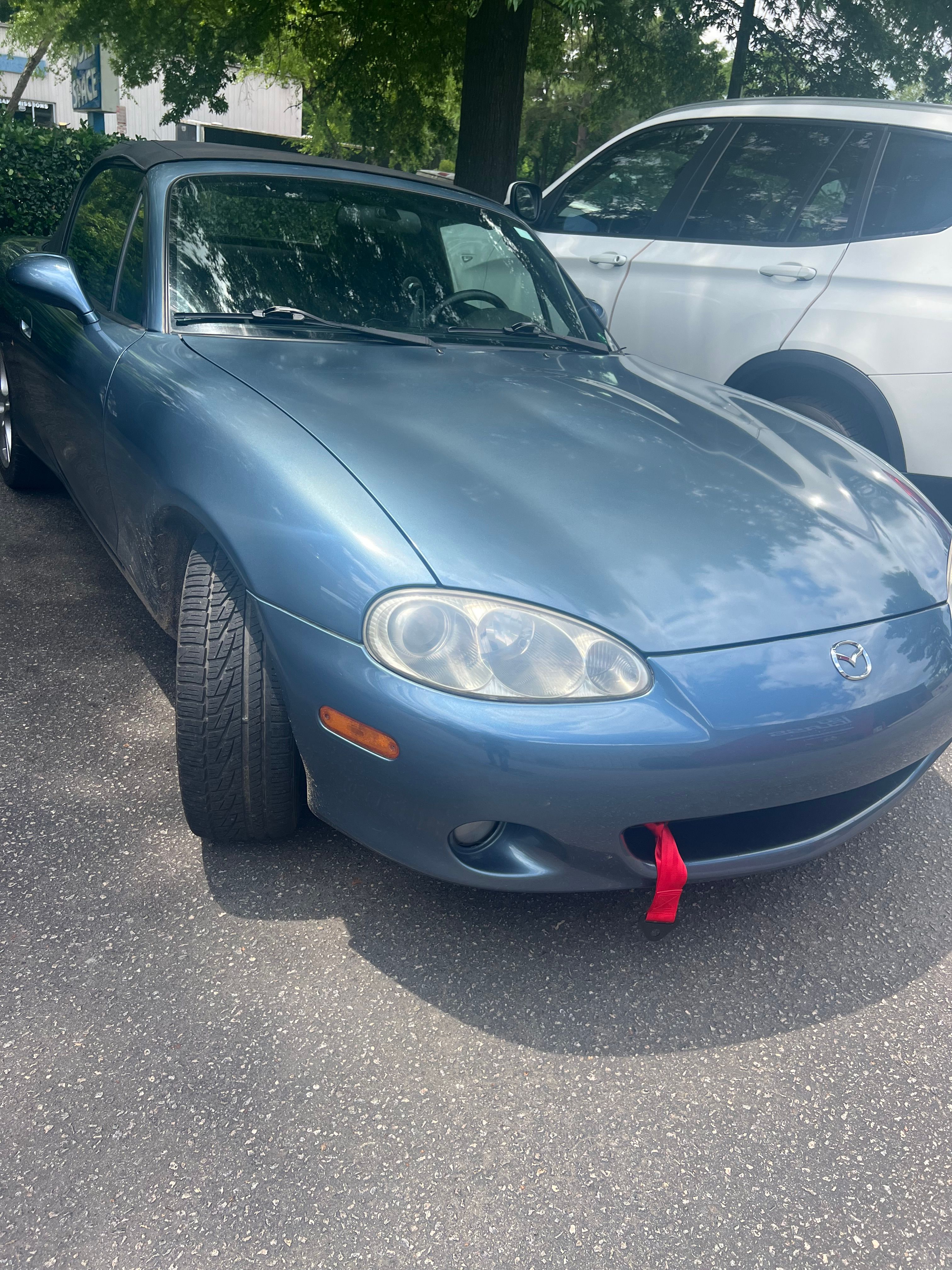 Used 2005 MAZDA MX-5 Miata RWD image 4