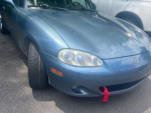 Used 2005 MAZDA MX-5 Miata image 6