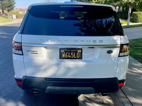 Used 2017 Land Rover Range Rover Sport SE image 14