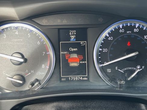 Used 2016 Toyota Highlander Limited Platinum image 6